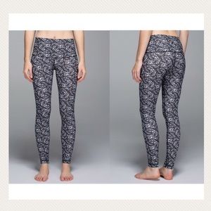 Lululemon Shine Tight - Roll Down
